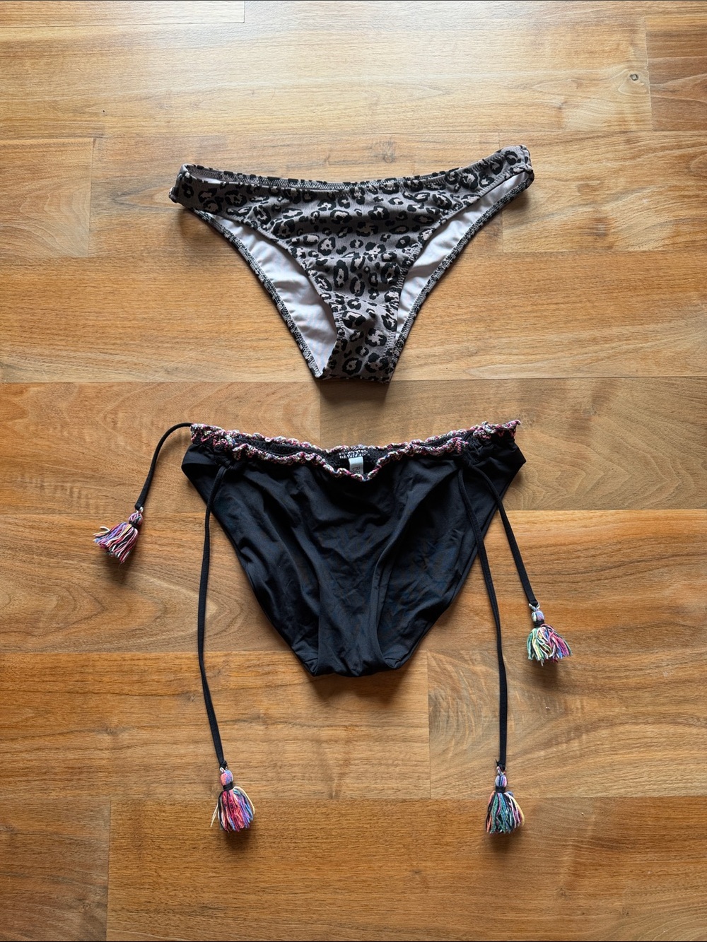 Set of 2 Mixed Bikini Bottoms - Leopard & Black Tassel Styles Size Small